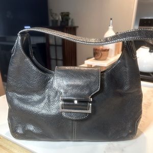 Cole Haan Vintage Black Pebbled Leather Handbag Purse With Magnetic Closure